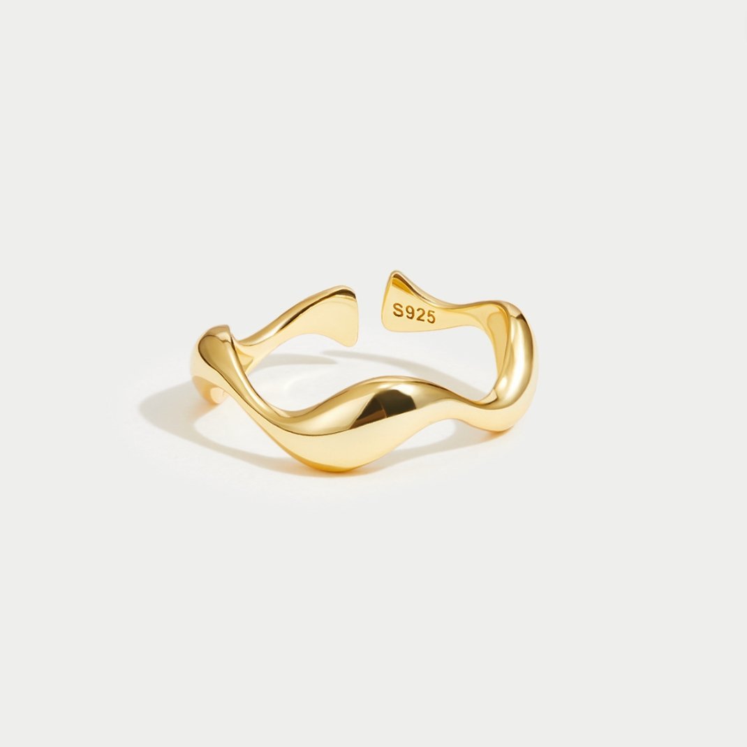 18k Gold-Plated Wave Motion Ring – ByFirenzzi