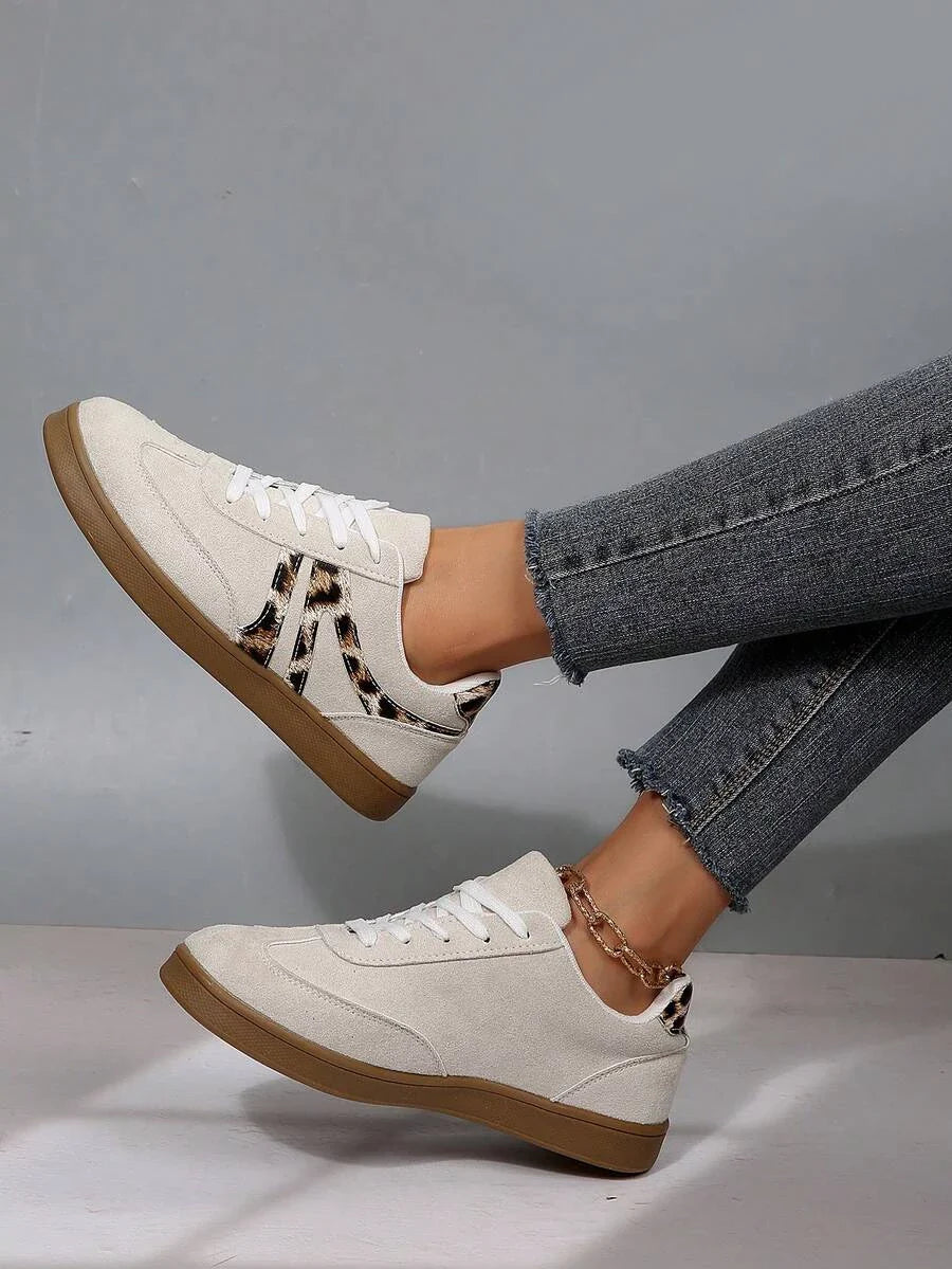 Harbor Court beige sneakers met luipaardprint en rubberen zool