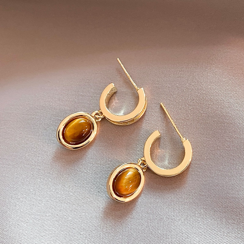 Brinco de Pedra Natuurlijke essentie Banhado a Ouro 18k - ByFirenzzi