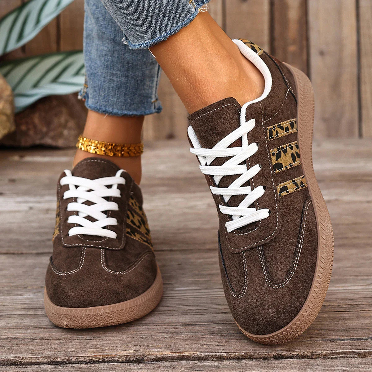Retro bruine sneakers met luipaardprint