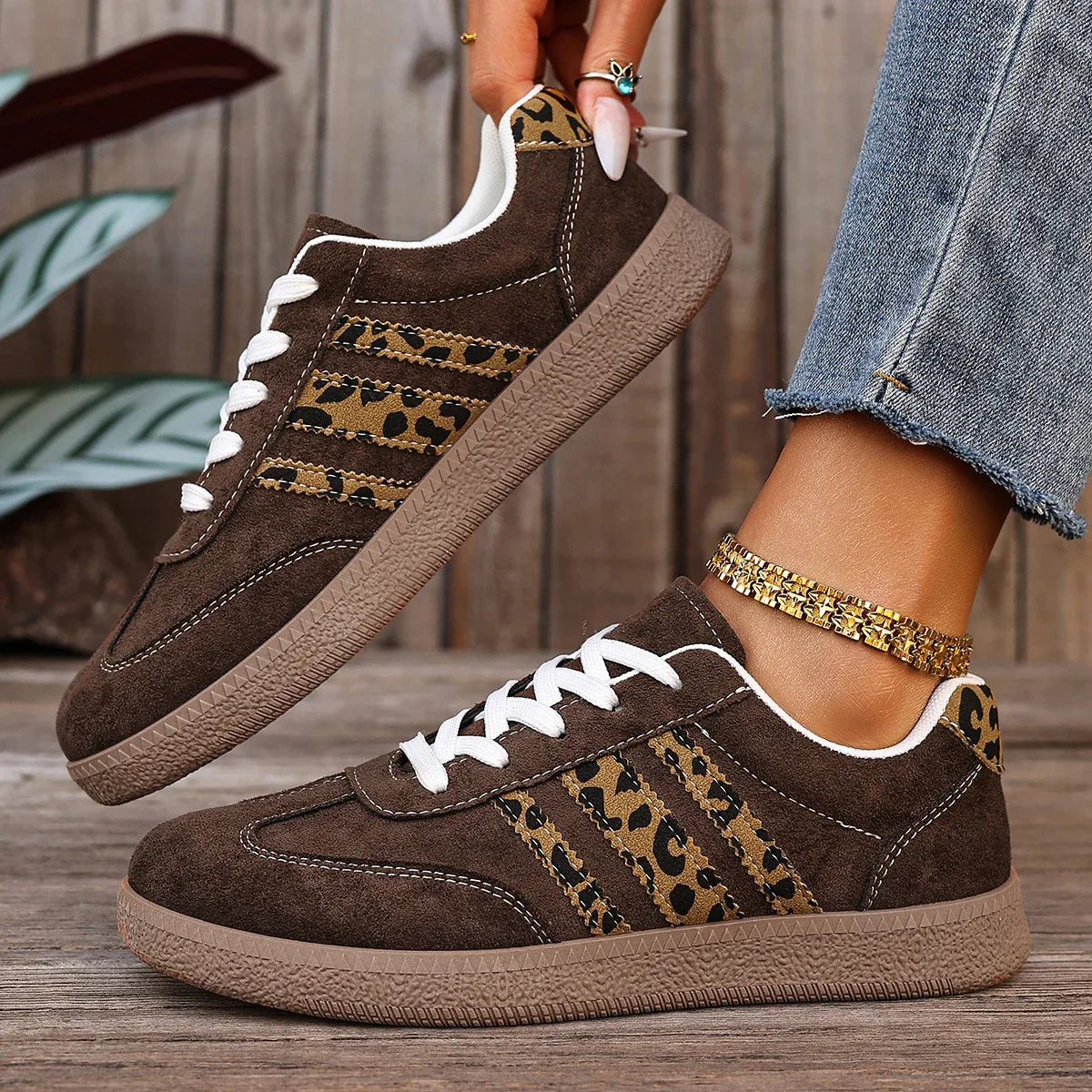 Retro bruine sneakers met luipaardprint