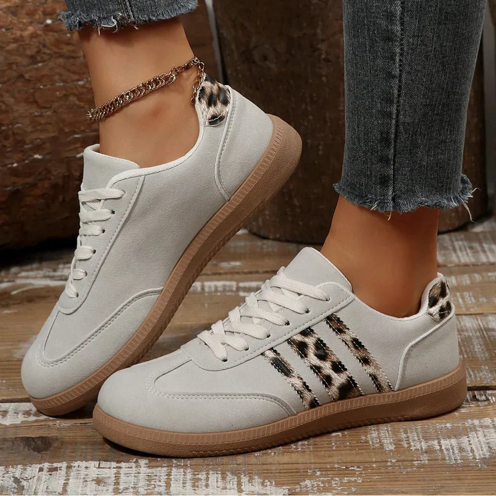 Retro sneaker met luipaardprint in grijs