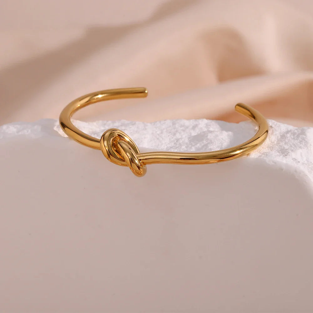 Belle Minimalistische 18K Vergulde Knoop Manchetarmband voor dames