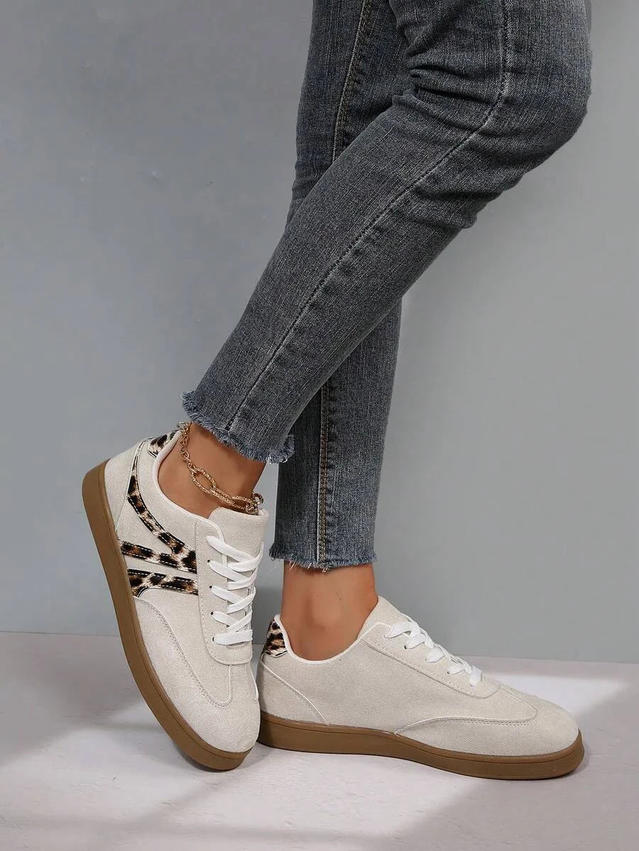 Harbor Court beige sneakers met luipaardprint en rubberen zool