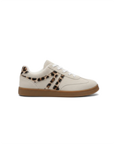 Harbor Court beige sneakers met luipaardprint en rubberen zool