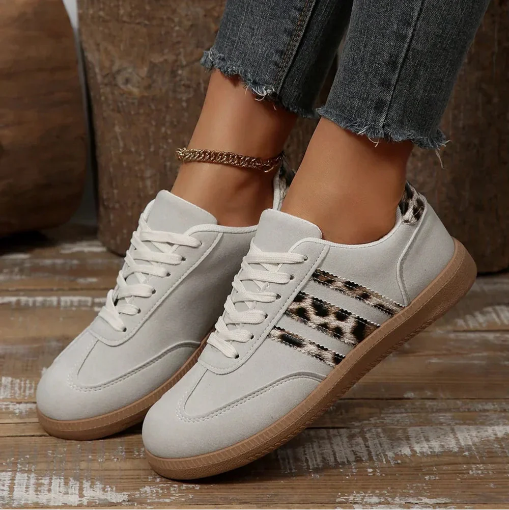 Retro sneaker met luipaardprint in grijs