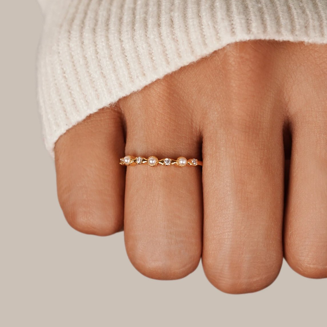 NÃO ENCONTRADO NA ALI - Elsa-ring – 18k vergulde parel- en kristallen band – ByFirenzzi